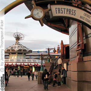 FASTPASS, Disneyland Paris (CC License: Attribution 2.0 Generic)