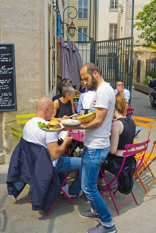 Lounaalla Marche des Enfants Rougesissa