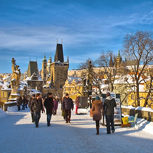 Prahan Kaarlensilta talvella