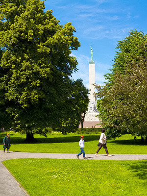 Bastejkalna parks ja Milda