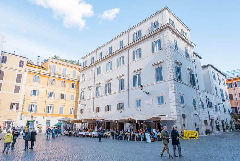 Aukio Santa Maria in Trastevere -kirkon edess