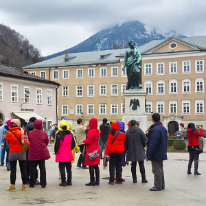 Mozartplatz, Mozartin muistomerkki