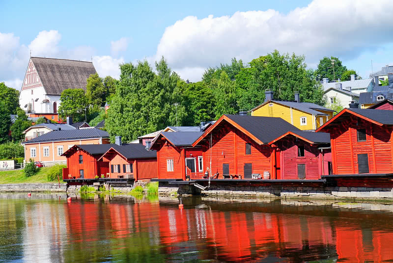 Puutaloja, Suomi (täyskuva)