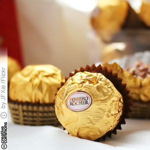 Ferrero Rocher -suklaata (CC License: Attribution 2.0 Generic)