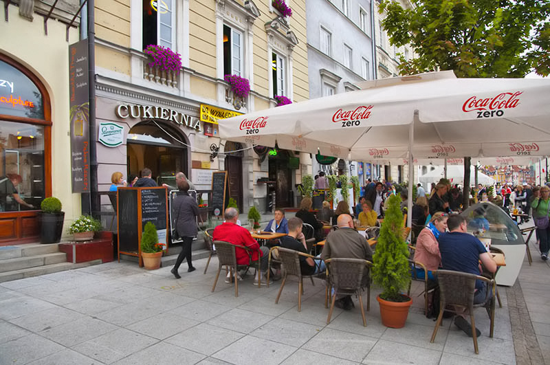Ravintolan terassi Varsovassa