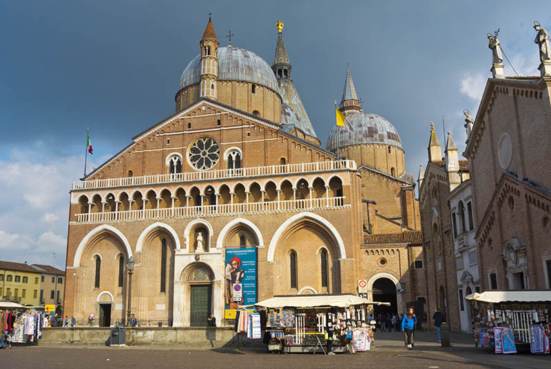 Sant Antonion basilikakirkko